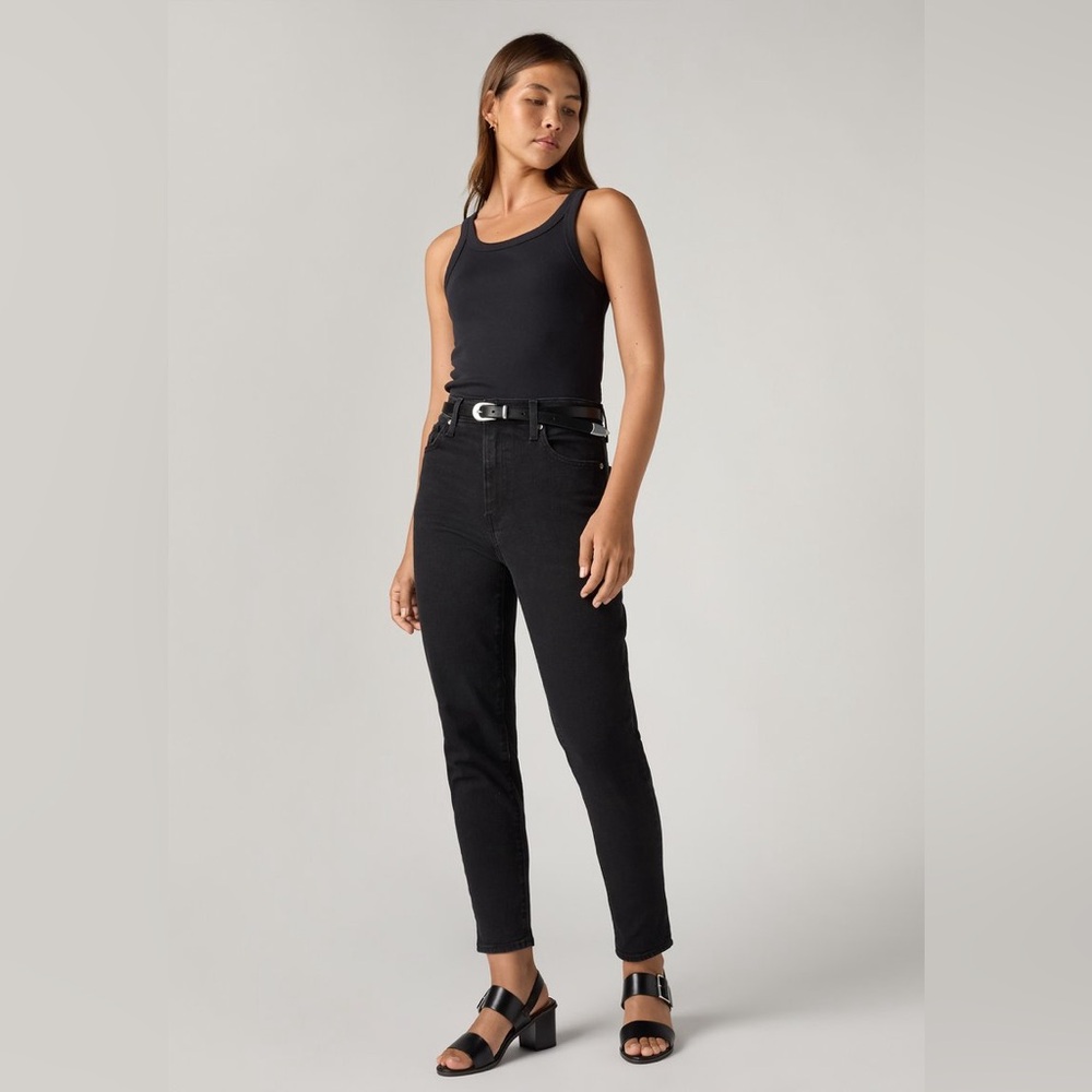 Levi's High-Waisted Mom Jean NWT
